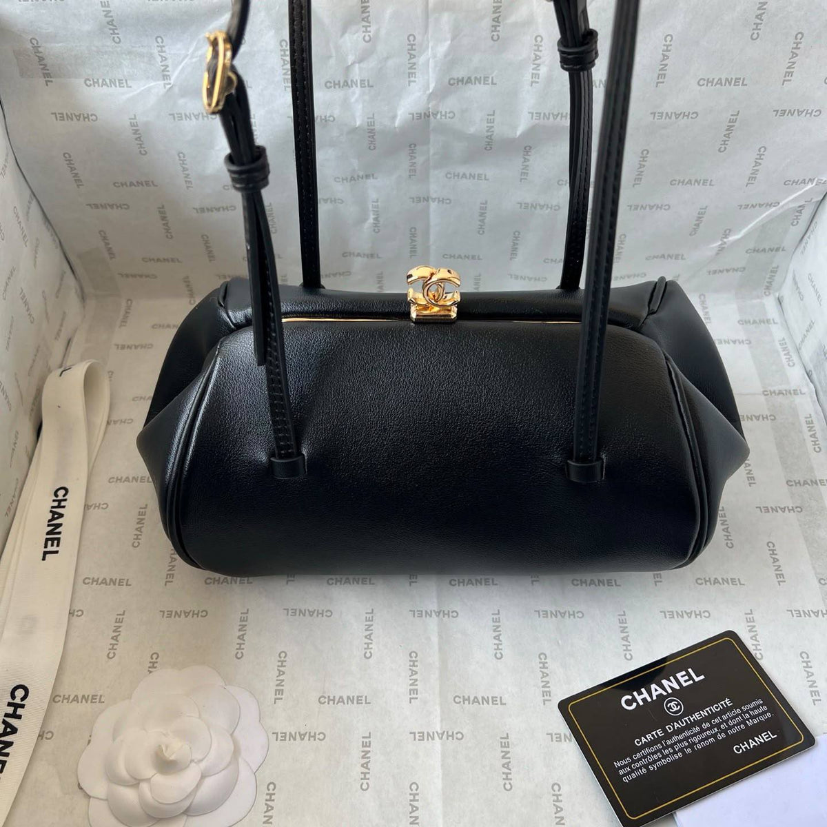 Chanel

21cm
320 dhs🇦🇪🇦🇪

Zain297
♥️♥️♥️