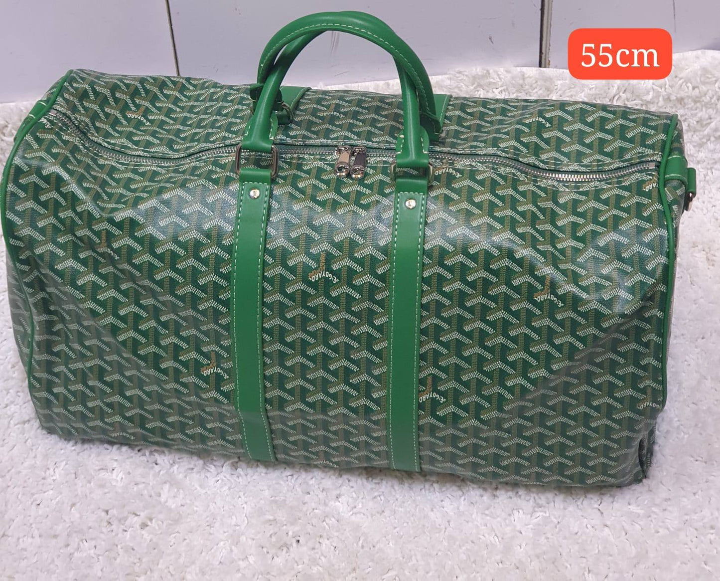 Travel bag 
55cm 
good quality 
120 dhs🇦🇪🇦🇪

Zain168
♥️♥️♥️