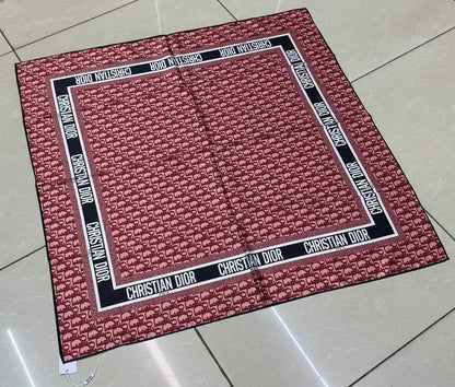 Silk square scarf 
40 dhs🪙💚

Zain93
♥️♥️♥️