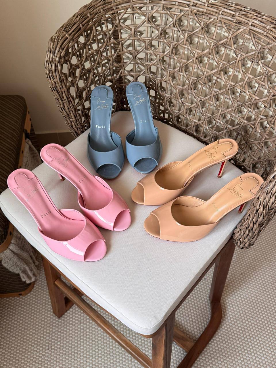 CHRISTIAN LOUBOUTIN
Size: 36 to 41
Super master quality ❤️‍🔥
450 dhs💓

Zain198
♥️♥️♥️