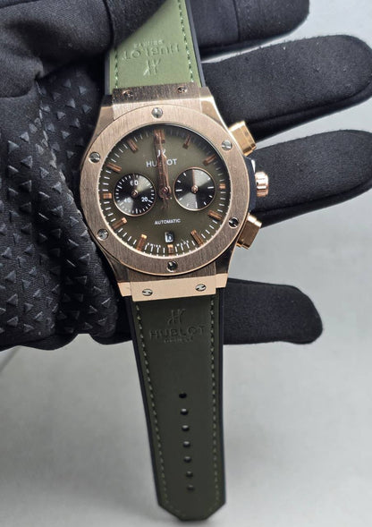 Hublot Men
*Chronograph working*
90 dhs🪙💕

Zain29
♥️♥️♥️