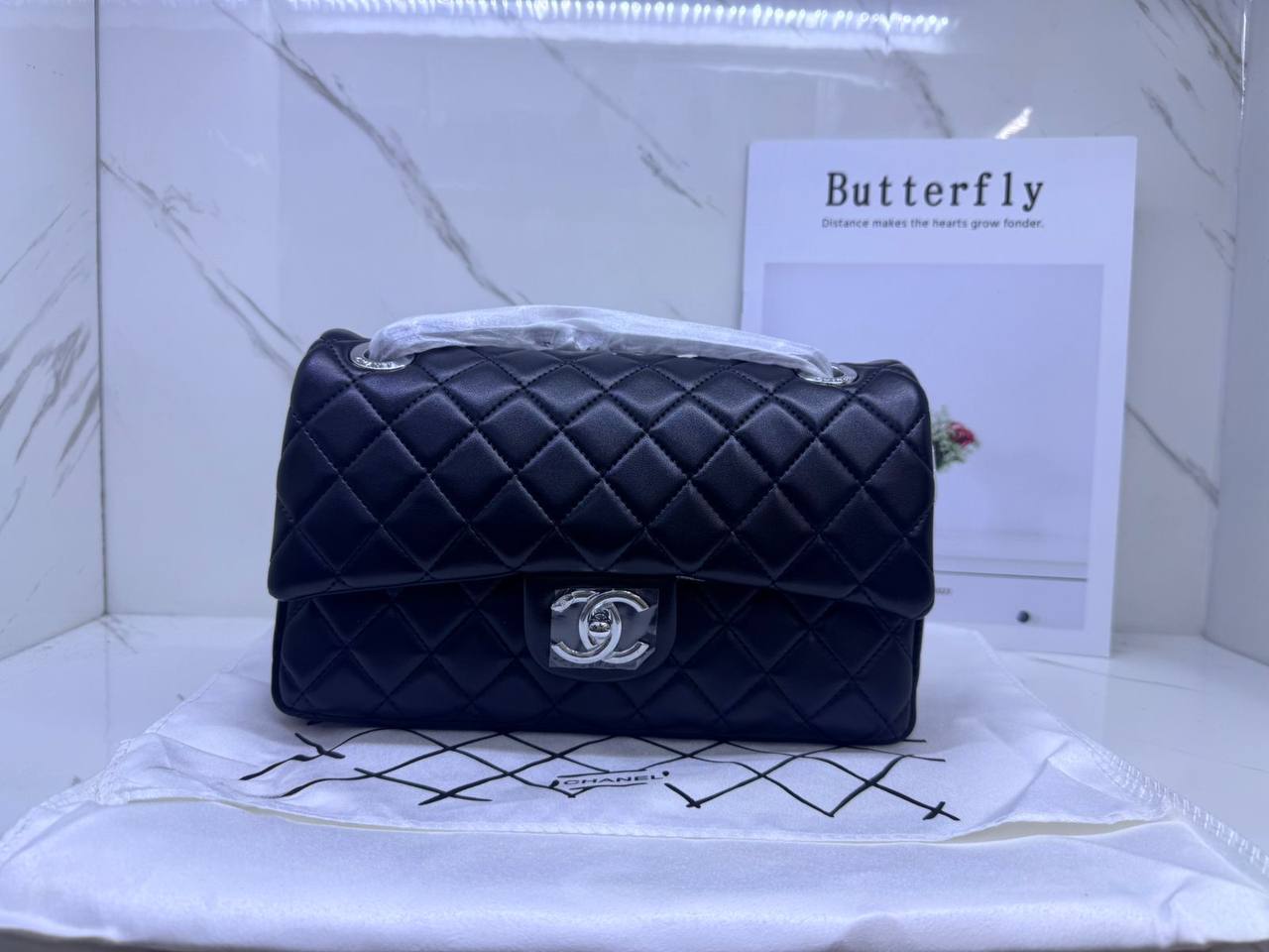 Chanel

with box
🎁🎁🎁

110 dhs✅

Zain114
♥️♥️♥️