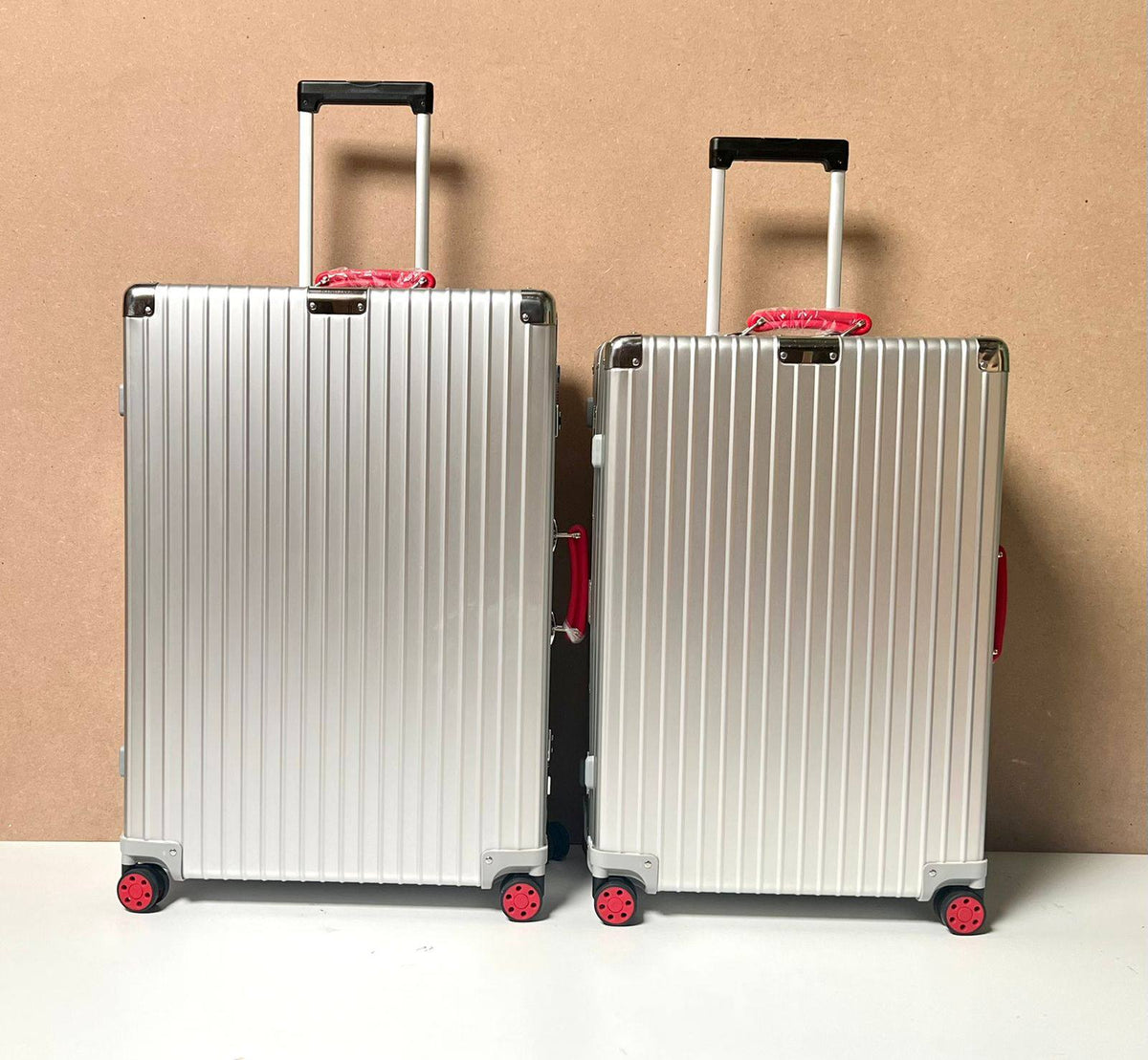 Dior Rimowa
Master💓💓
10kg。800 dhs✅✅
20kg。950 dhs✅✅
30kg。1150 dhs✅✅

Zain341
♥️♥️♥️