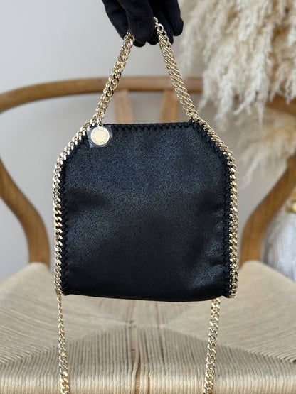 STELLA McCARTENY
18cm
330 dhs✅
Top quality

Zain167
♥️♥️♥️