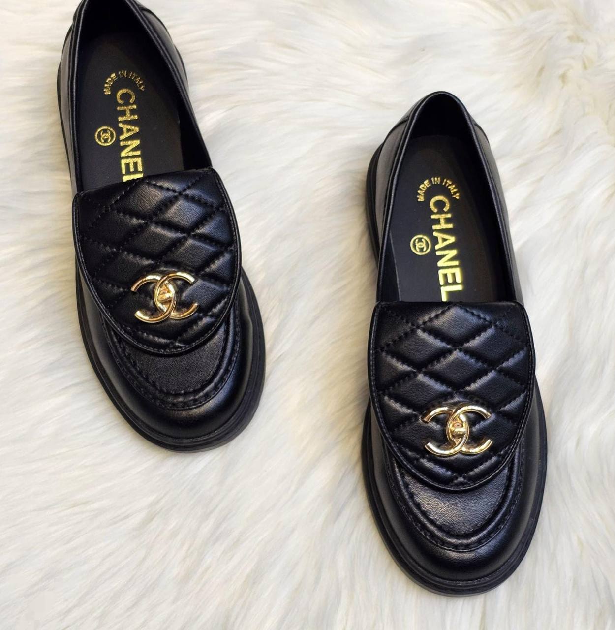 CHANEL
280 dhs✅
*SIZE  36   TO   41*

Zain224
♥️♥️♥️