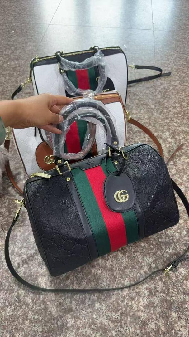 Gucci
105 dhs🪙🌨️ 
high quality  
33Cm

Zain26
♥️♥️♥️