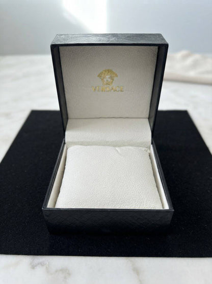 Small watch 📦 Box

20 DHS🇦🇪🇦🇪🇦🇪

Zain40
♥️♥️♥️