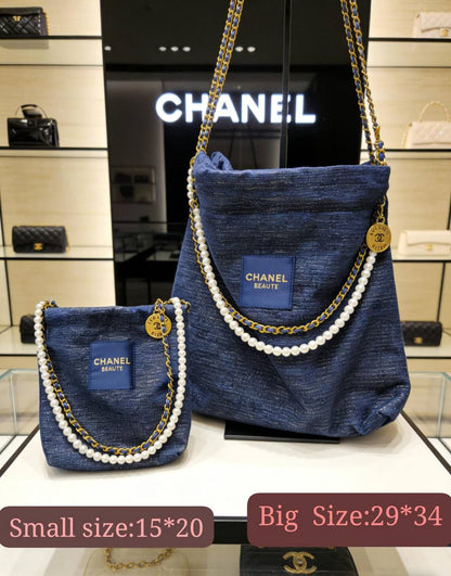 Chanel

90 dhs✅
small 

100 dhs✅
Big
with box
🎁🎁🎁

Zain07
♥️♥️♥️