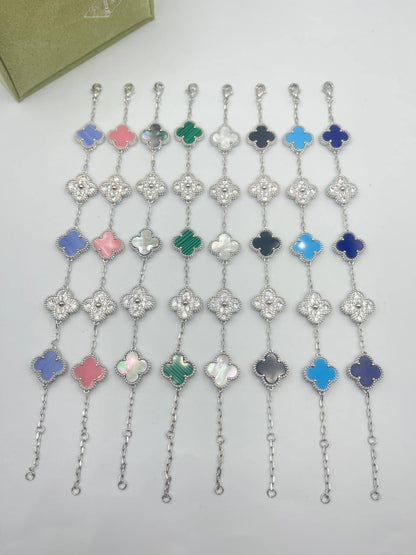 VCA BRACELET
WITH STONES
MASTER QUALITY✨💫
70 DHS🇦🇪🇦🇪
 WITH BOX AND PAPER BAG🛍️🎁

Zain89
♥️♥️♥️
