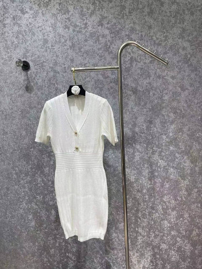 *New collections❤️   
150 dhs✅
*good  quality  
*Sizes:S m l xl* 
*AVAILABLE NOW*

Zain131
♥️♥️♥️