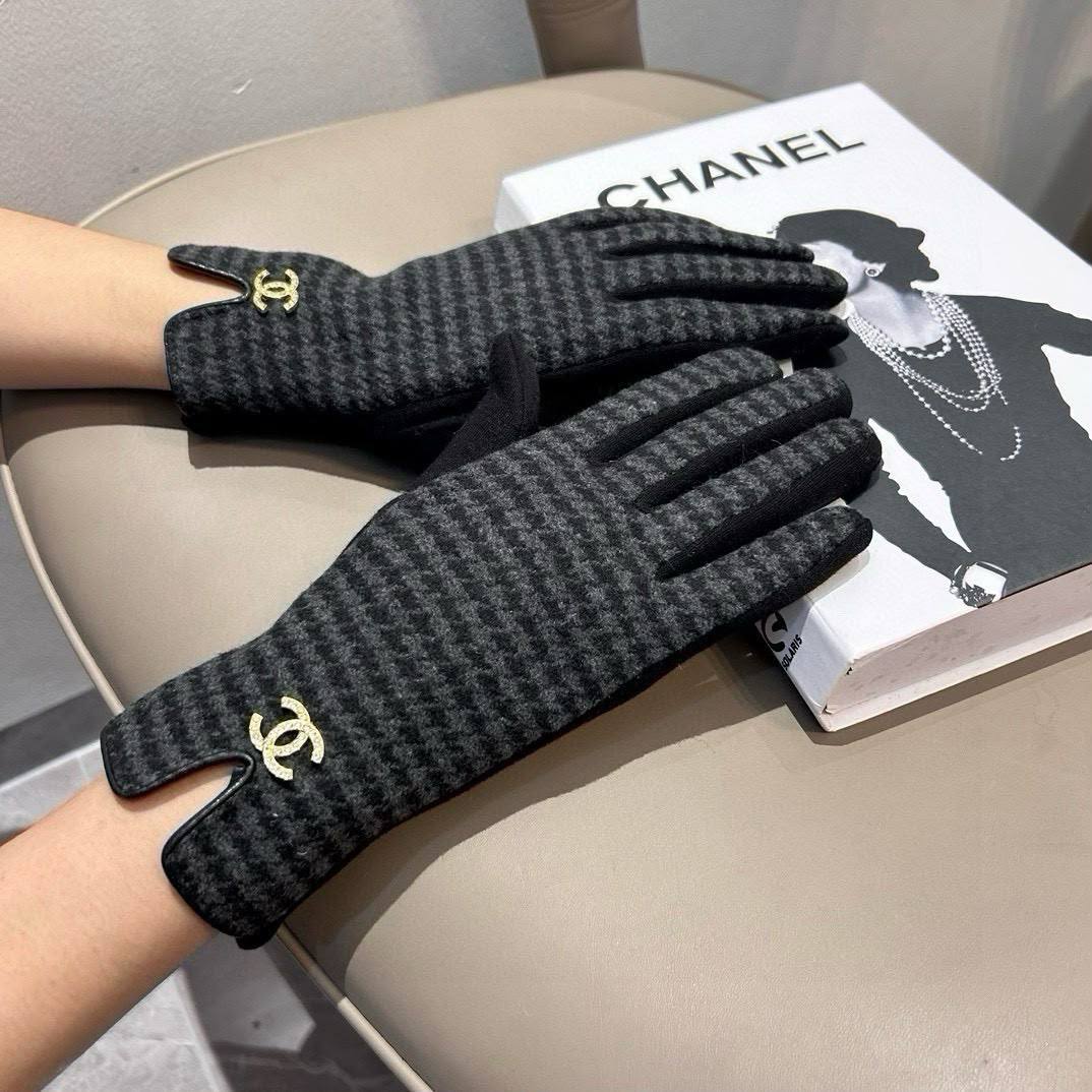 CHANEL GlOVES

VVIP QUALITY

WITH ORRIGINAL BOX

320 dhs🇦🇪🇦🇪🇦🇪

Zain281
🇦🇪🇦🇪🇦🇪