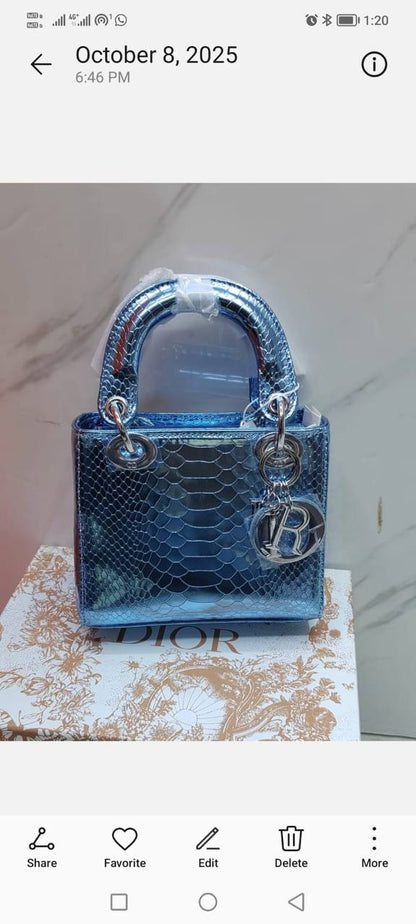 Dior
130 dhs💓
with box

Zain143
♥️♥️♥️