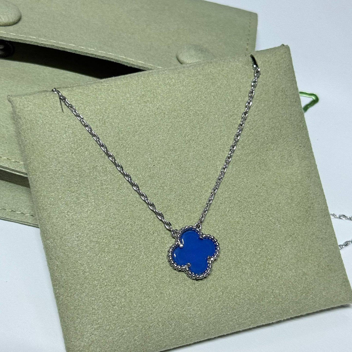 VCA
NECKLACE 
40 dhs🌺

Zain263
♥️♥️♥️