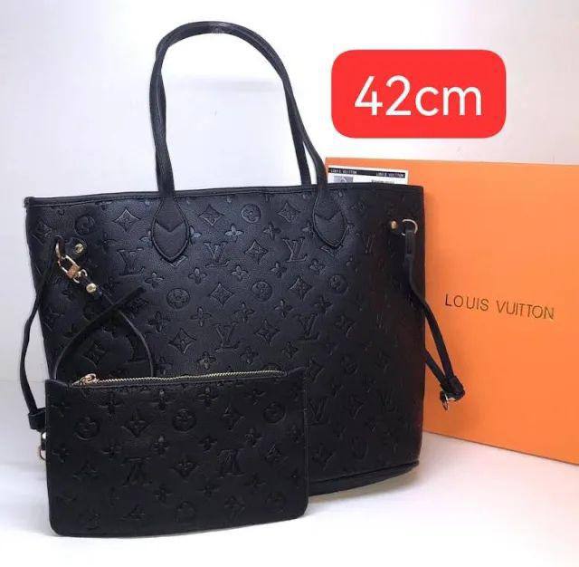 LV
95 dhs✅ 

with box
🎁🎁🎁

Zain72
♥️♥️♥️