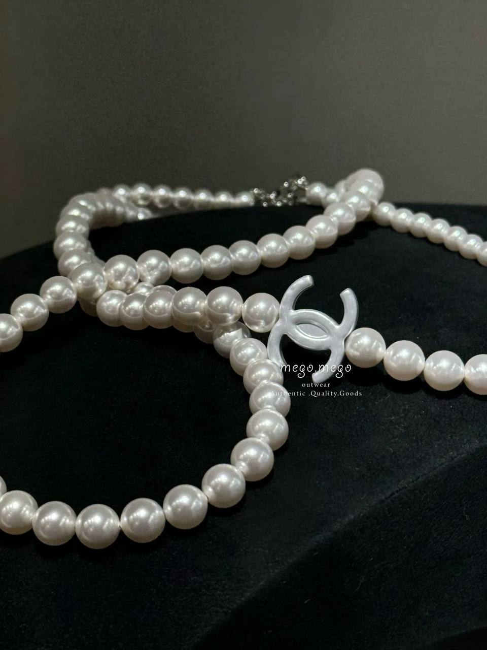 CHANEL ❤️‍🔥*
Necklace 🦋
Master quality 💯
With normal boxes 🗃️ 
60 dhs✅
With master box 📦 
75 dhs✅

Zain216
♥️♥️♥️