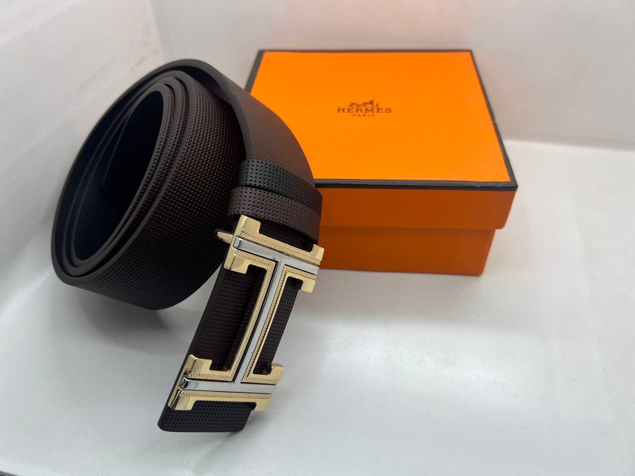 Belts
65 dhs✅

Zain182
♥️♥️♥️