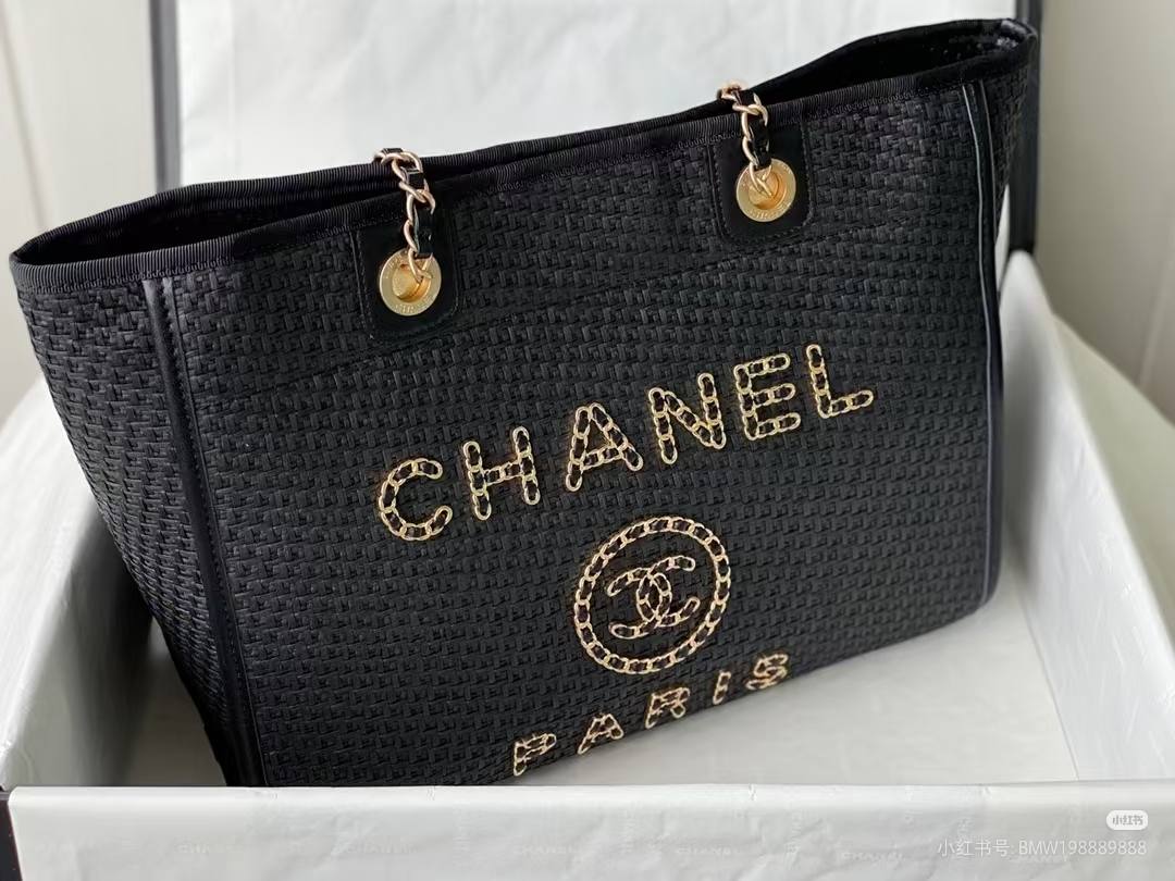 Chanel 
Master🌹🌹🌹
240 dhs✅

Zain10
♥️♥️♥️