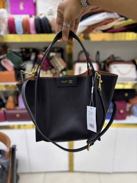 CELINE
SIZE  ……… 24 CM 🥰
95 dhs❣️

Zain51
♥️♥️♥️