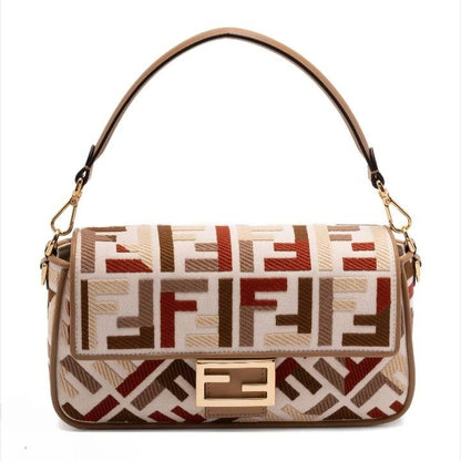 Fendi
120 dhs💛
with box
size 25cm
High quality

Zain26
♥️♥️♥️