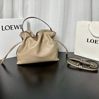 Loewe 
Master
280 dhs✅

Zain153
♥️♥️♥️