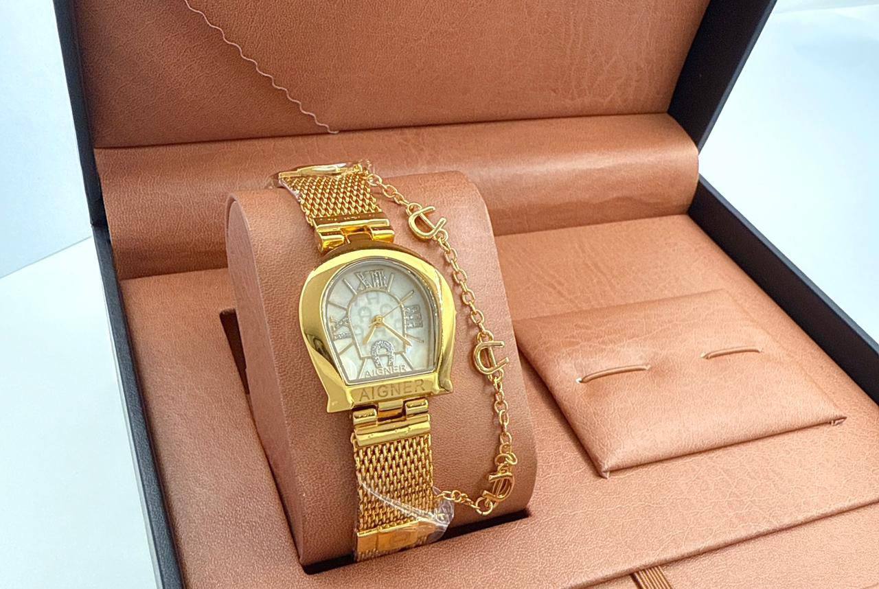 Aigner
Ladies watches
65 dhs🪙

Zain45
♥️♥️♥️