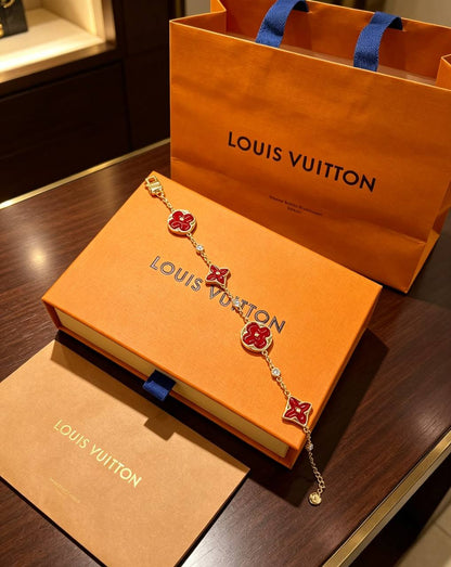 LOUIS VUITTON 😍
Bracelet 🦋
Master quality 💯

With normal boxes 🗃️ 
95 dhs🇦🇪🇦🇪🇦🇪

With master box 📦 
105 dhs🇦🇪🇦🇪🇦🇪

Zain216
♥️♥️♥️