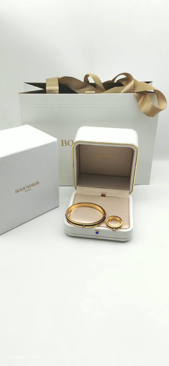 Boucheron set

115 dhs🇦🇪🇦🇪

Zain122
♥️♥️♥️