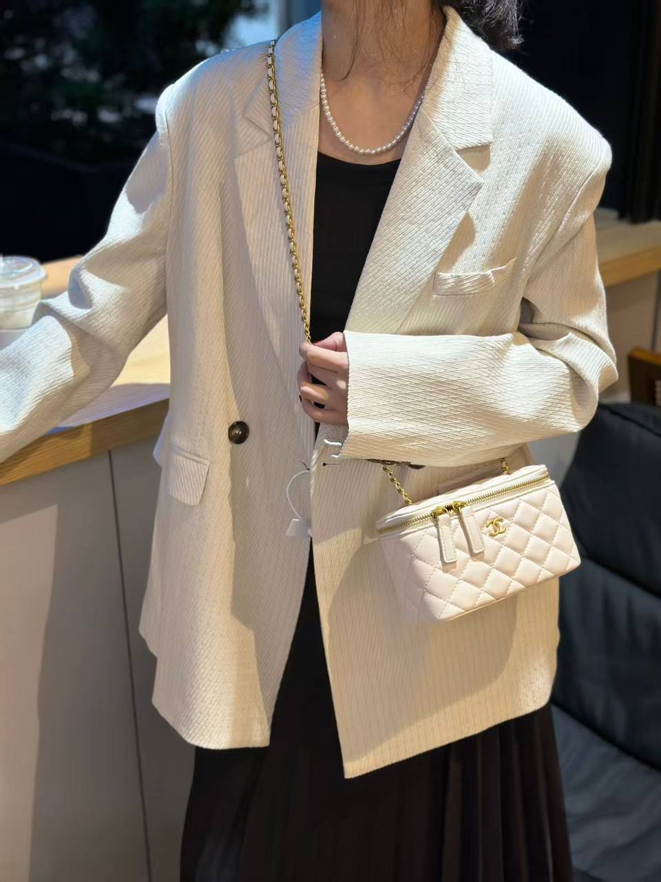 Chanel
good quality
withbox 
🎁🎁🎁

100 dhs🪙🖤

Zain143
♥️♥️♥️