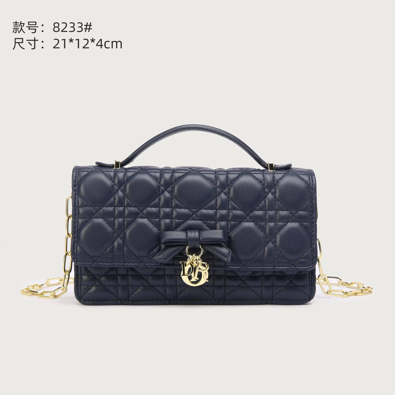 Dior
good quality
130 dhs💓
With box

Zain175
♥️♥️♥️