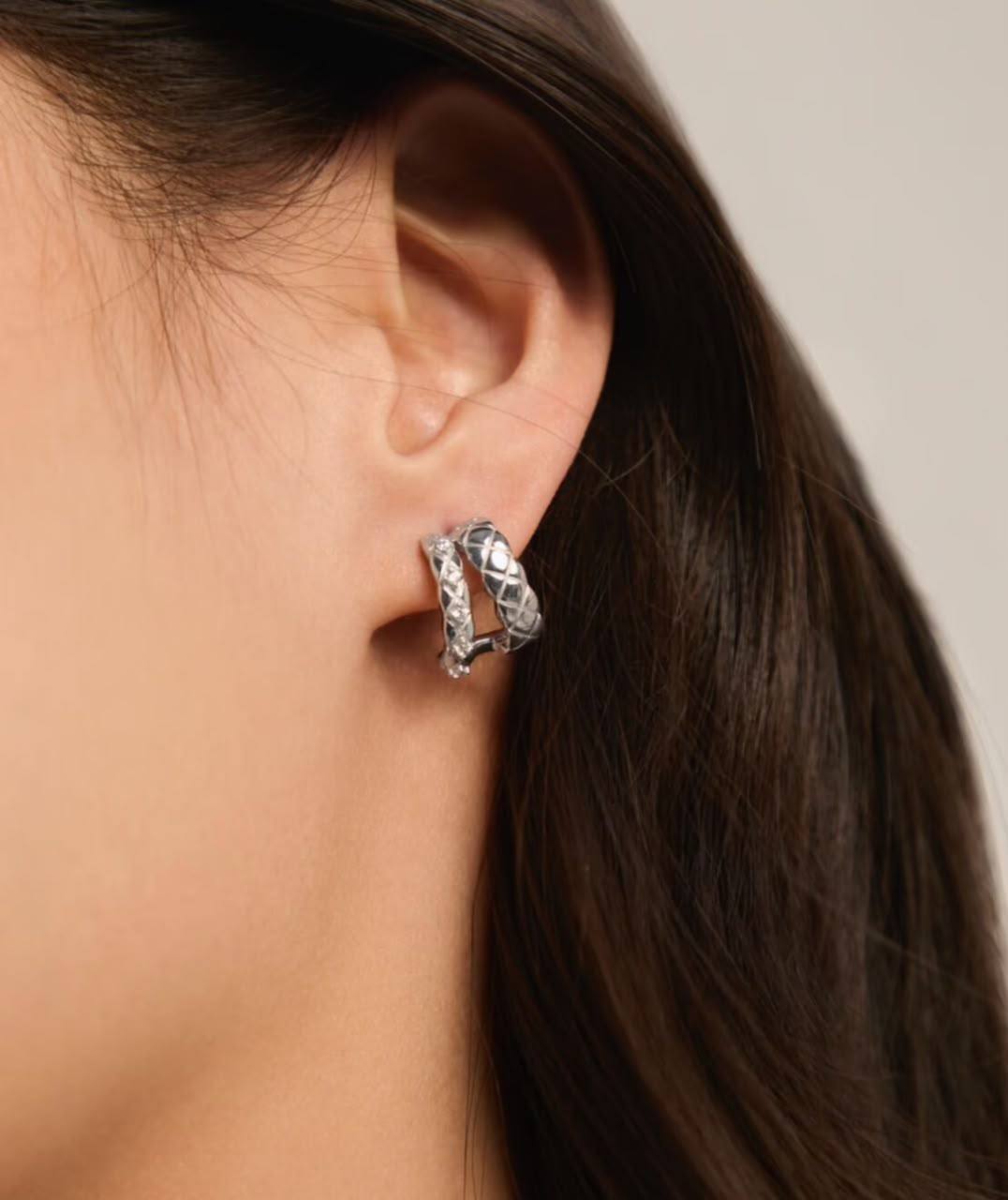 CHANEL
Earring 🦋
Master quality 💯
With normal boxes 🗃️ 
45 dhs🇦🇪🇦🇪


With master box 📦 
60 dhs🇦🇪🇦🇪

Zain216
♥️♥️