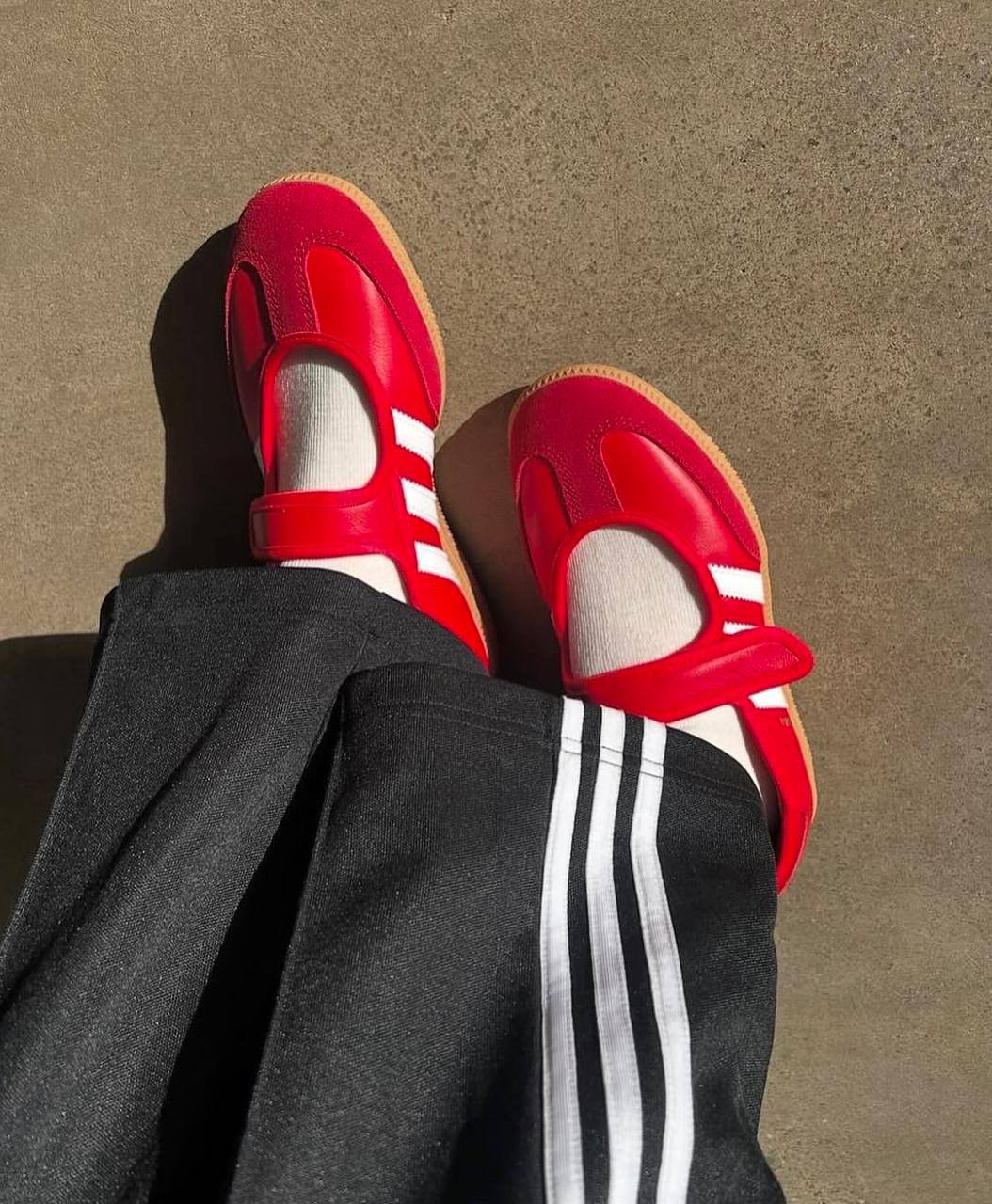 adidas Samba Jane Scarlet White Gum ，
Size 36-41 ，
150 dhs✅

Zain18
♥️♥️♥️