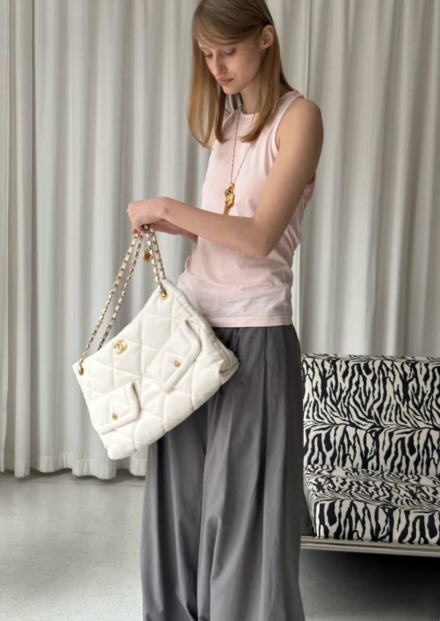 CHANEL NEW CAME 
HIGH QUALITY 
110 dhs🇦🇪🇦🇪
Size:38cm

Zain295
♥️♥️♥️