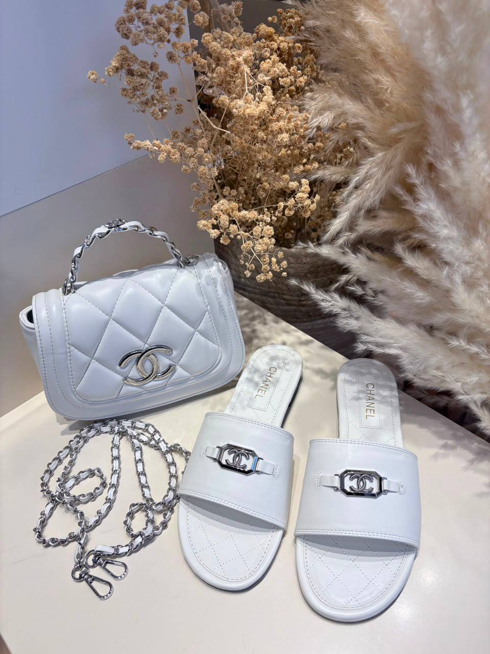 Chanel Set
170 dhs💓
Sliper Size 36-41

Zain236
Zain107
♥️♥️♥️