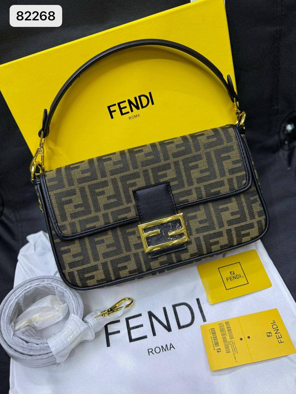 💎Fendi Baguette
1️⃣ First quality +box🎁 
Size : 26 *15 cm
95 dhs🌺
with box 🎁

Zain115
♥️♥️♥️