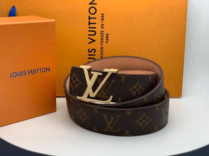 LV Belt

With box 
🎁🎁🎁

40 dhs🪙💕

Zain93
♥️♥️♥️