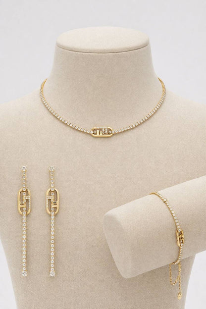 * *New Collection* 💛✨💎💎
    *  Fendi O'Lock Necklace Earings with Braclet
* Full Set
↗️ *Super Master Quality ®️*
For Price 👇 WTSP Text Zain 0568585901

Zain106
♥️♥️♥️