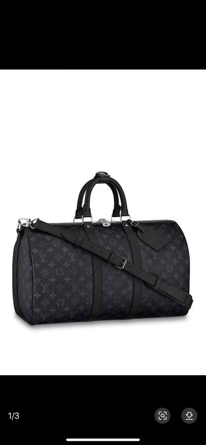 LV Travel bag 
High quality 
Size 55cm
120 dhs✅

Zain70
♥️♥️♥️