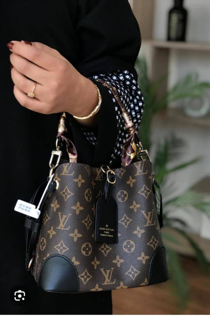 Bags
good quality
120 dhs🌺
SIZE 23 cm

Zain200
♥️♥️♥️