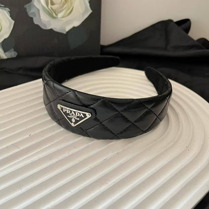 *Headband ❤️‍🔥*
good quality 💯
20 dhs🪙💕

Zain216
♥️♥️♥️