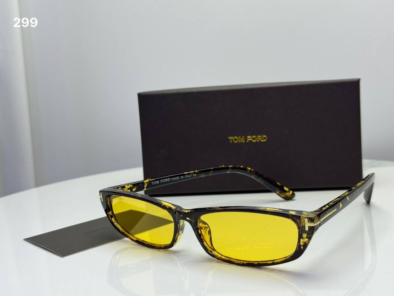 TomFord

55 DHS🇦🇪🇦🇪🇦🇪

Good quality 

Zain182
♥️♥️♥️