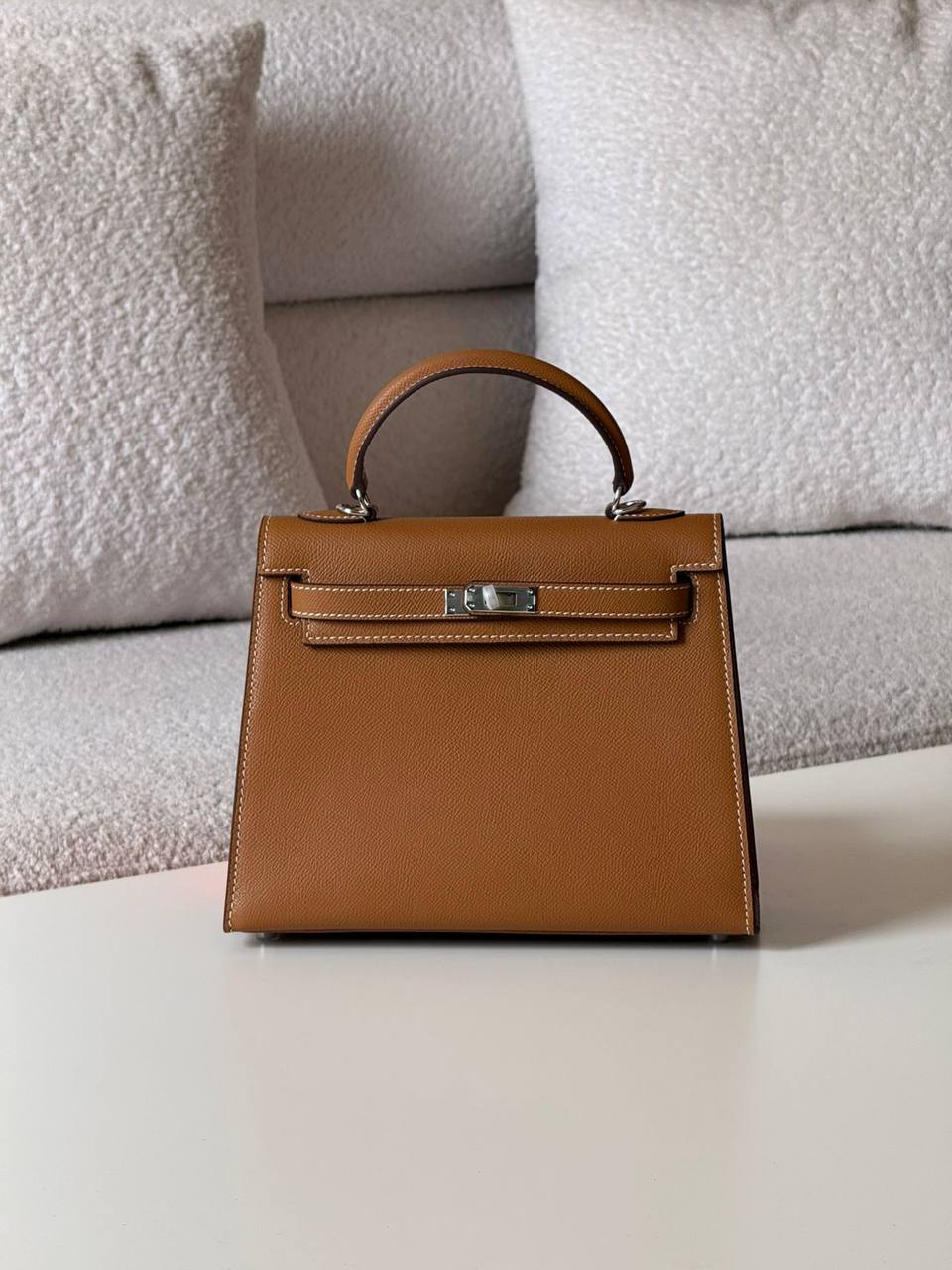 Hermes
kelly 25cm💥Master quality ✅with box📦
380 dhs✅

Zain51
♥️♥️♥️