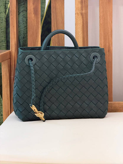 BOTTEGA VENETA💫
VIP Quality ⚡️
Original Packing 🎁
Size 25CM📏
For Price 👇 WhatsApp✅
0568585901 
0507557372
0552275751 Owner Zain 👌

Zain321
♥️♥️♥️