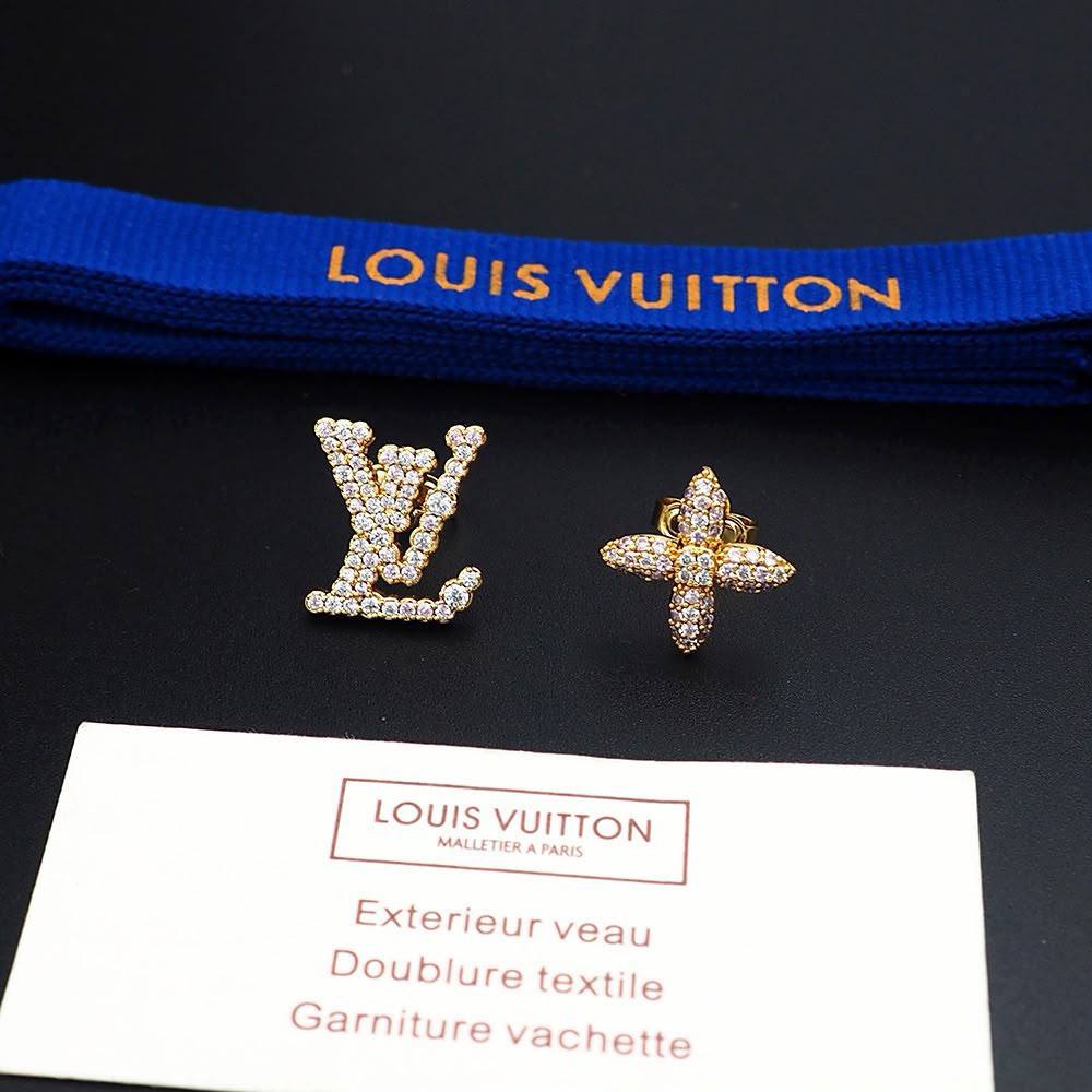 LV Earrings 💎
Master quality 

*55* AED normal box 📦

Zain48
♥️♥️♥️