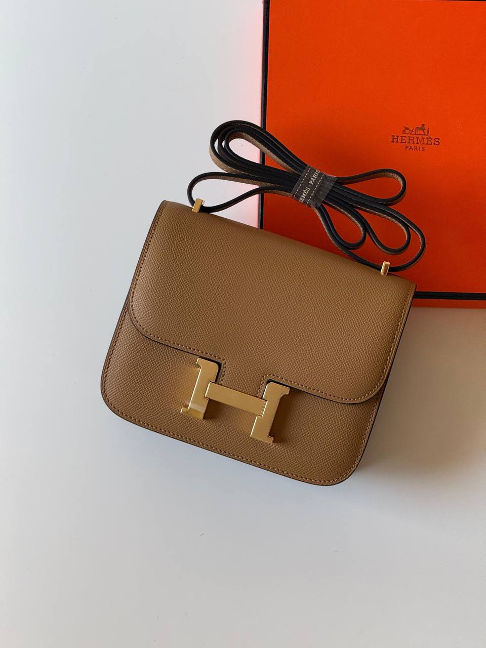 Hermes
constance 18cm 👌Master quality ✅with box📦
340 dhs✅

Zain52
♥️♥️♥️