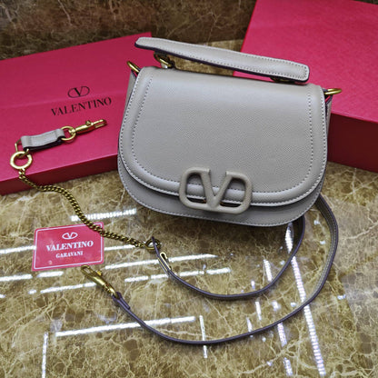 Valentino 
115 dhs🗽 

with box
🎁🎁🎁

Zain235
♥️♥️♥️