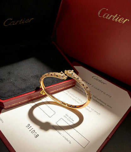 95 DHS✅
BANGLE
CARTIER MASTER WITH BOX 🎁AND PAPER BAG🛍️🎁

Zain89
♥️♥️♥️