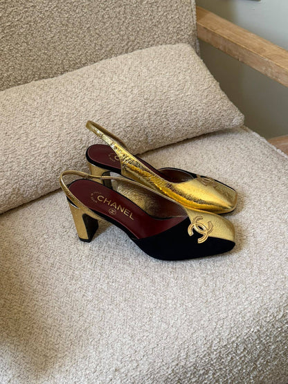 Chanel

𝐀𝐯𝐚𝐢𝐥𝐚𝐛𝐥𝐞 𝐍𝐨𝐰
𝐒𝐢𝐳𝐞𝐬: 𝟑𝟔 — 𝟒𝟏
500 dhs🇦🇪🇦🇪

Zain298
♥️♥️♥️