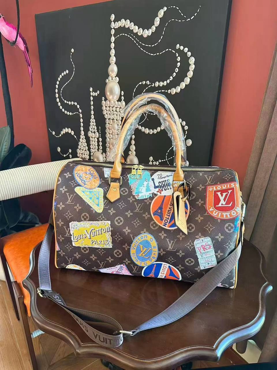 LV    travel bag
Size  45×29×18cm
High quality
115 dhs💛

Zain04
♥️♥️♥️