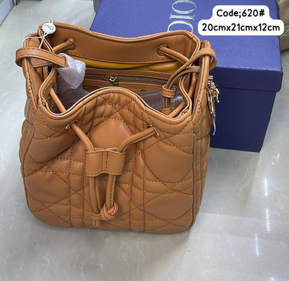 Dior

with box
🎁🎁🎁

95 dhs✅

Zain72
♥️♥️♥️