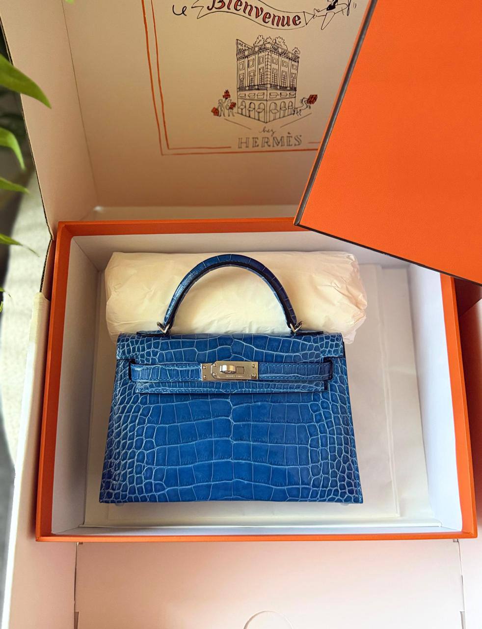 HERMES
(FULL HAND MADE )
Real crocodile 🐊 
Size *19 cm*
With original packing 🎁🎁
For Price 👇 WhatsApp✅
0568585901 
0507557372
0552275751 Owner Zain 👌

Zain246
♥️♥️♥️